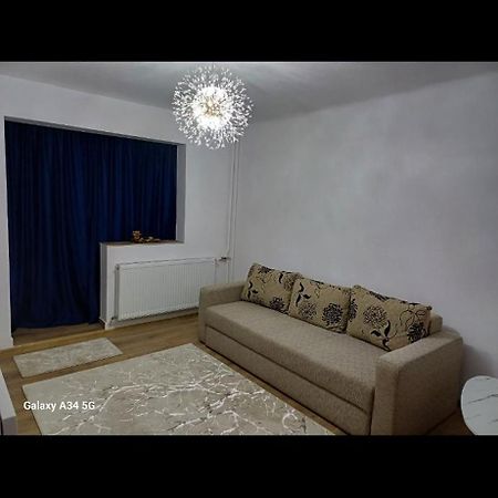 Ferienwohnung Garsoniera Luminoasa Craiova Exterior foto