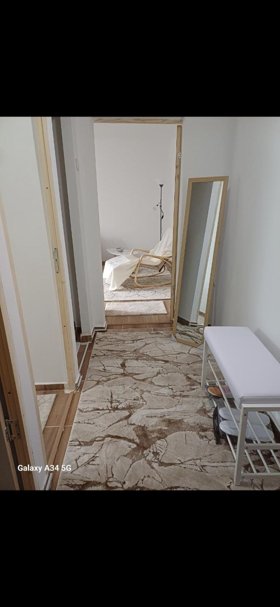 Ferienwohnung Garsoniera Luminoasa Craiova Exterior foto