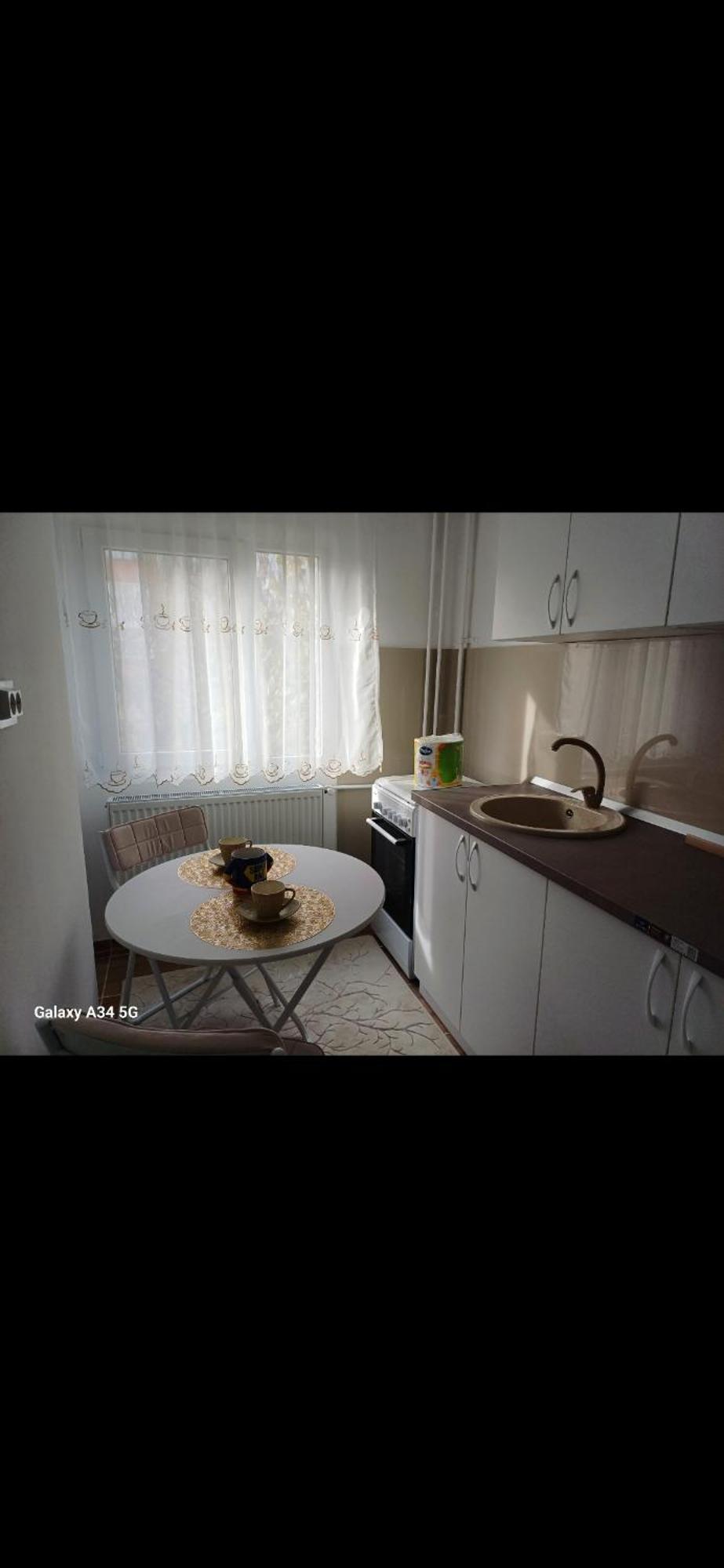 Ferienwohnung Garsoniera Luminoasa Craiova Exterior foto